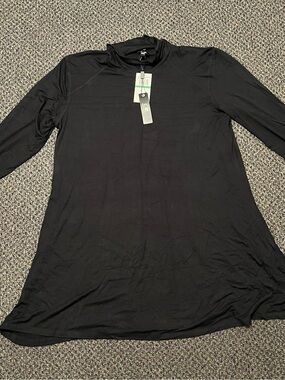 Cable & Gauge Black Long Sleeve Tunic Top